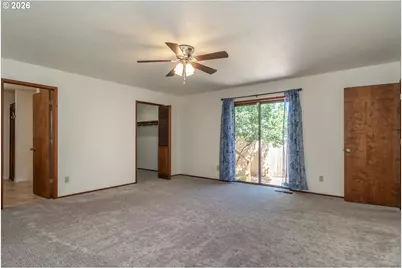 1728 NW Harvey Ave, Roseburg, OR 97471 - Photo 31