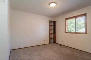1728 NW Harvey Ave, Roseburg, OR 97471 - Photo 27