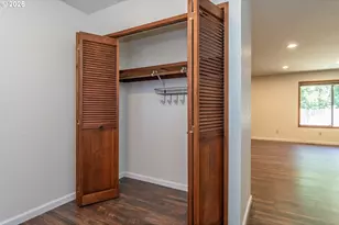 1728 NW Harvey Ave, Roseburg, OR 97471 - Photo 5