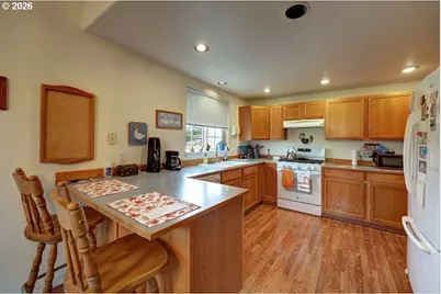42475 Bagley Ln, Astoria, OR 97103 - Photo 13