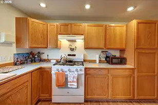 42475 Bagley Ln, Astoria, OR 97103 - Photo 9