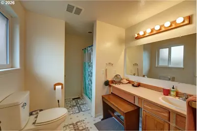 42475 Bagley Ln, Astoria, OR 97103 - Photo 27