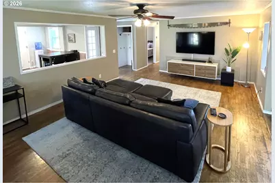 76484 Portal Dr, Oakridge, OR 97463 - Photo 13