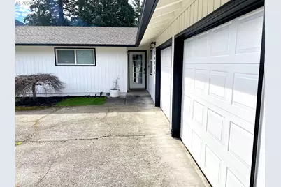 76484 Portal Dr, Oakridge, OR 97463 - Photo 5