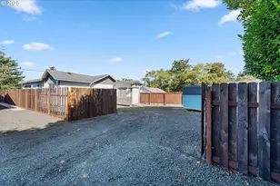 649 S Wall St, Coos Bay, OR 97420 - Photo 29