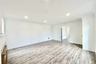 13533 SE Division St, Portland, OR 97236 - Photo 11