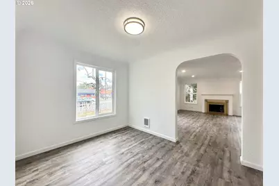 13533 SE Division St, Portland, OR 97236 - Photo 9