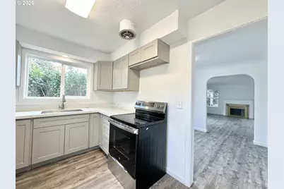 13533 SE Division St, Portland, OR 97236 - Photo 7