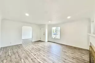 13533 SE Division St, Portland, OR 97236 - Photo 13