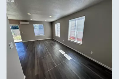 243 Lacasa St, Eugene, OR 97402 - Photo 5