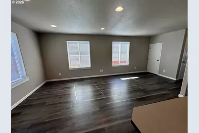 243 Lacasa St, Eugene, OR 97402 - Photo 11