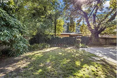 1627 W Brown Ave, Roseburg, OR 97471 - Photo 33