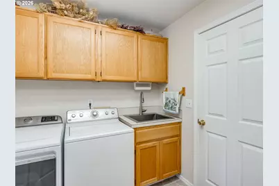 1675 SW Bonnie Jean Pl, McMinnville, OR 97128 - Photo 17
