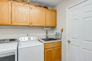 1675 SW Bonnie Jean Pl, McMinnville, OR 97128 - Photo 17