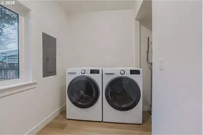 4734 NE 100th Ave, Portland, OR 97220 - Photo 9