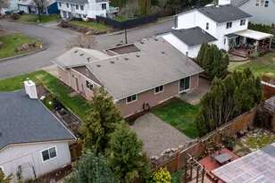 11481 SE Falbrook Dr, Clackamas, OR 97015 - Photo 41