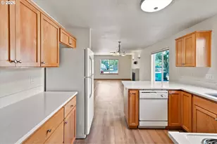 5419 N Yale St, Portland, OR 97203 - Photo 13