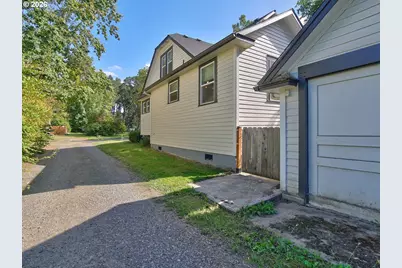1335 NE 19th St, Salem, OR 97301 - Photo 37
