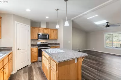 66017 N Bay Rd, North Bend, OR 97459 - Photo 11