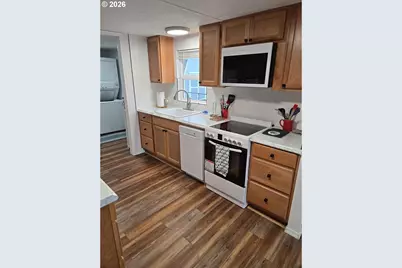 624 S Dolphin St S, Rockaway Beach, OR 97136 - Photo 3