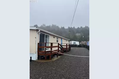 624 S Dolphin St S, Rockaway Beach, OR 97136 - Photo 1