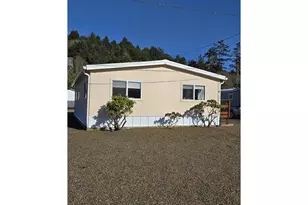624 S Dolphin St S, Rockaway Beach, OR 97136 - Photo 3