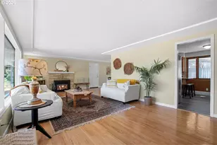 15928 NE Rose Pkwy, Portland, OR 97230 - Photo 5