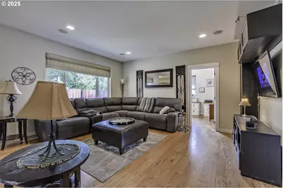 1175 NE Irene Ct, Hillsboro, OR 97124 - Photo 7