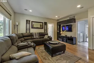 1175 NE Irene Ct, Hillsboro, OR 97124 - Photo 9