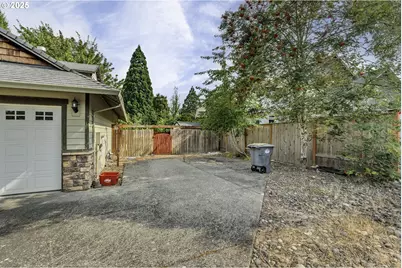 1175 NE Irene Ct, Hillsboro, OR 97124 - Photo 31