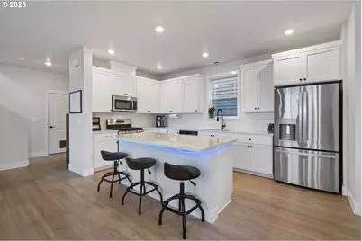 16719 SW Beemer Ln, Portland, OR 97224 - Photo 7