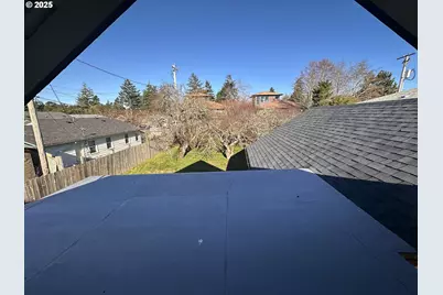 1335 7th St, Florence, OR 97439 - Photo 35