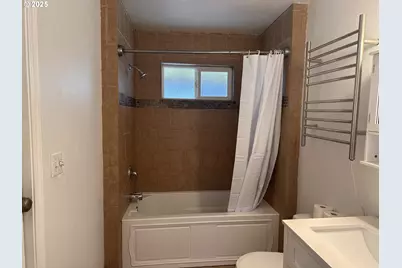 1335 7th St, Florence, OR 97439 - Photo 13