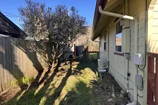 1335 7th St, Florence, OR 97439 - Photo 37