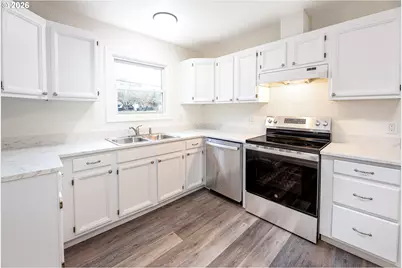 1305 S 2nd St, Lebanon, OR 97355 - Photo 11