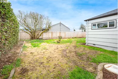 1305 S 2nd St, Lebanon, OR 97355 - Photo 35