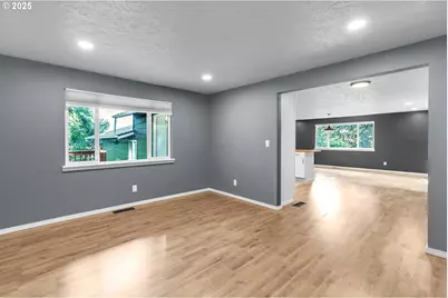 1002 N 1st St, Kalama, WA 98625 - Photo 7