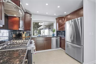 32215 SW East Lake Pt, Wilsonville, OR 97070 - Photo 11