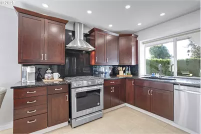 32215 SW East Lake Pt, Wilsonville, OR 97070 - Photo 9