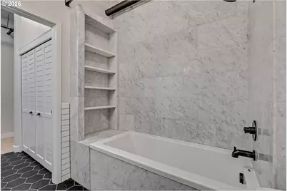 725 NW Flanders St #304, Portland, OR 97209 - Photo 13