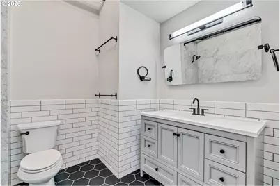 725 NW Flanders St #304, Portland, OR 97209 - Photo 11