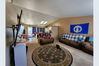 249 S Magnolia St, Cornelius, OR 97113 - Photo 3