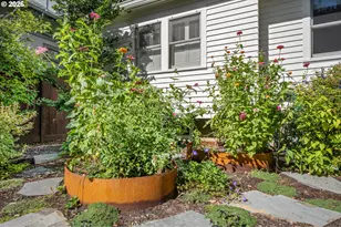 1030 NE Floral Pl, Portland, OR 97232 - Photo 41