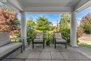 1030 NE Floral Pl, Portland, OR 97232 - Photo 5
