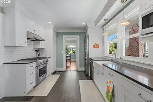 1030 NE Floral Pl, Portland, OR 97232 - Photo 19
