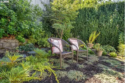1030 NE Floral Pl, Portland, OR 97232 - Photo 37