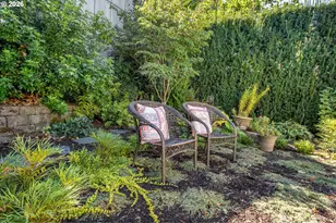 1030 NE Floral Pl, Portland, OR 97232 - Photo 37