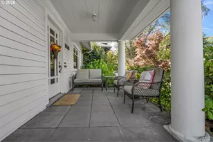 1030 NE Floral Pl, Portland, OR 97232 - Photo 3