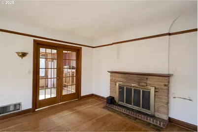 3880 NE Wistaria Dr, Portland, OR 97212 - Photo 13