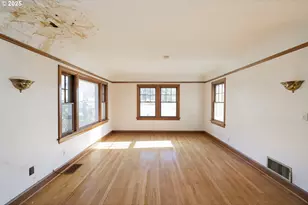 3880 NE Wistaria Dr, Portland, OR 97212 - Photo 11